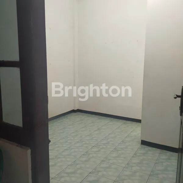 image RUMAH KOST DEPAN UNIVERSITAS COKROAMINOTO (4)