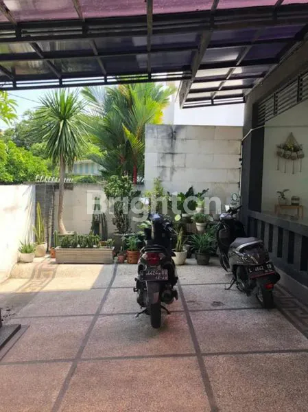 image RUMAH DI GAYUNGSARI (2)