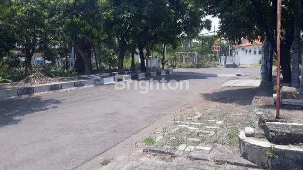 image RUMAH BESAR DI TENGGILIS MEJOYO (8)