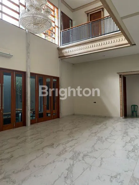 image RUMAH MEWAH DI SURABAYA SELATAN  (2)