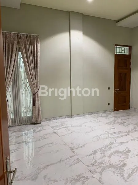 image RUMAH MEWAH DI SURABAYA SELATAN  (7)