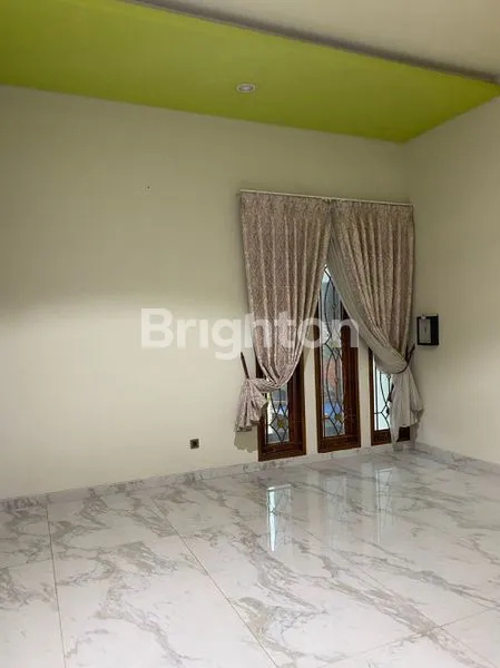 image RUMAH MEWAH DI SURABAYA SELATAN  (8)