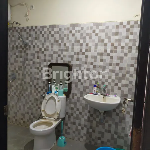 image RUMAH MODERN  DALAM PERUMAHAN EKSKLUSIF 9 MENIT DARI BANDARA ADISUCIPTO (5)