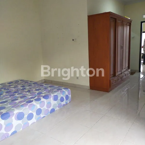 image RUMAH MODERN  DALAM PERUMAHAN EKSKLUSIF 9 MENIT DARI BANDARA ADISUCIPTO (6)