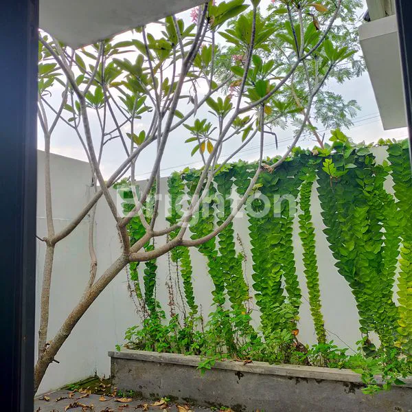 image RUMAH MODERN  DALAM PERUMAHAN EKSKLUSIF 9 MENIT DARI BANDARA ADISUCIPTO (8)