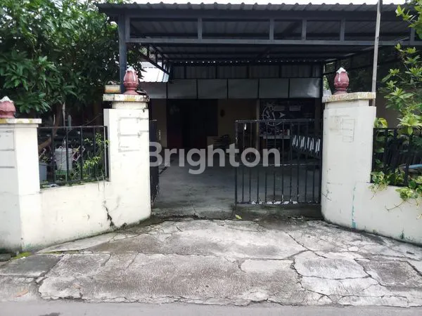 image RUMAH BELAKANG STADION MANAHAN (2)