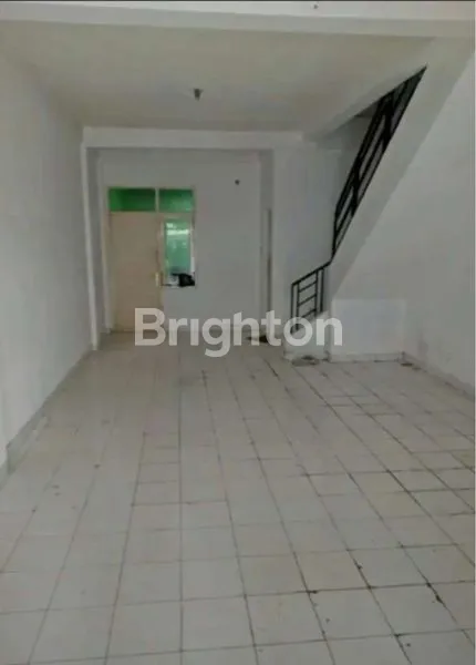 image RUKO 2 LANTAI DI TAMAN ROYAL 3 (2)