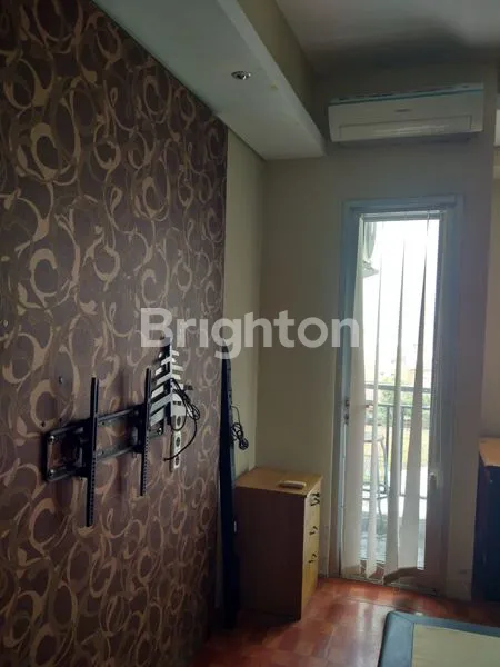 image DIJUAL CEPATUNIT APARTMENT (TYPE STUDIO)VIEW POOL SEMI FURNISH SIAP HUNIPURIMAS (2)