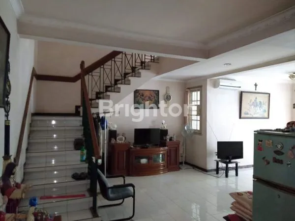 image TURUN HARGA RUMAH VILLA VALENCIA (3)