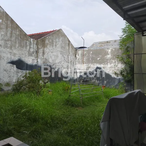 image RUMAH BESAR   DI LINGKUNGAN YG  TENANG  , KAWASAN PERUMAHAN ELITE ,BEBAS BANJIR  ,KAWASAN PENDUDUK PADAT , 100 M   KE  BANDARA  A YANI , PANTAI MARINA , DEKAT  JLN RAYA ARTERI  SMG   JKT , SMG  SURABAYA , SMG   SOLO  JOGJA ,  10 MNT KE RS  COLOMBIA , (7)