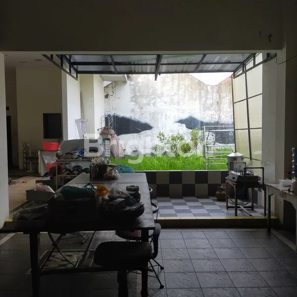 image RUMAH BESAR   DI LINGKUNGAN YG  TENANG  , KAWASAN PERUMAHAN ELITE ,BEBAS BANJIR  ,KAWASAN PENDUDUK PADAT , 100 M   KE  BANDARA  A YANI , PANTAI MARINA , DEKAT  JLN RAYA ARTERI  SMG   JKT , SMG  SURABAYA , SMG   SOLO  JOGJA ,  10 MNT KE RS  COLOMBIA , (5)