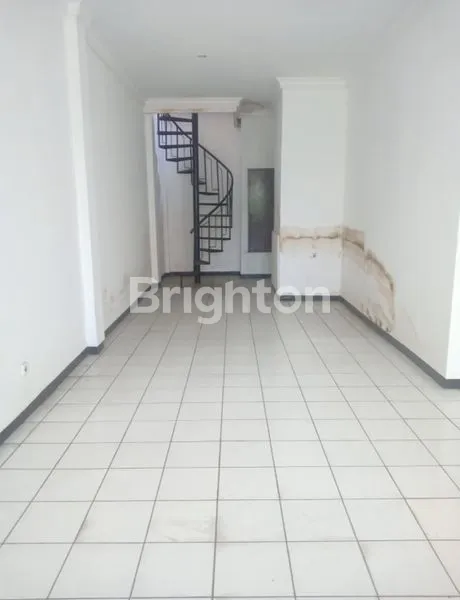 image RUKO 2,5 LANTAI DEKAT KOTA & PASAR COCOK UNTUK PERKANTORAN /USAHAJL. SOENANDAR - LARANGAN (5)