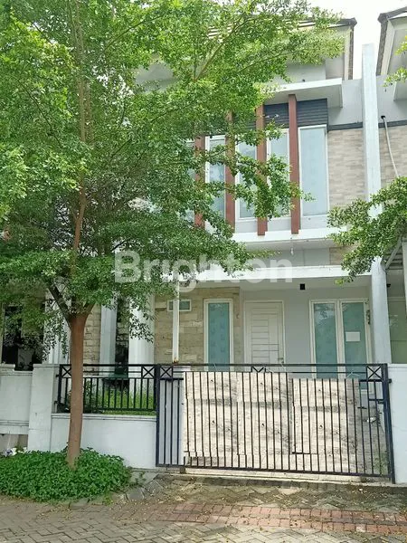 image HUNIAN 2 LANTAI DEKAT TEMPAT WISATA DAN AKSES MERR (1)