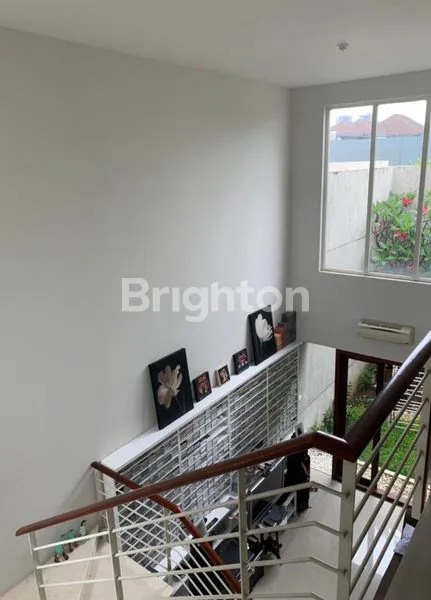 image RUMAH MINIMALIS KAWASAN ELITE SIAP HUNI @GRAHA FAMILI (2)