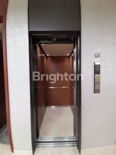 image RUMAH SULTAN DIKAWASAN SUPER ELITE DI LYNDON NAVAPARK BSD CITY TANGERANG (7)