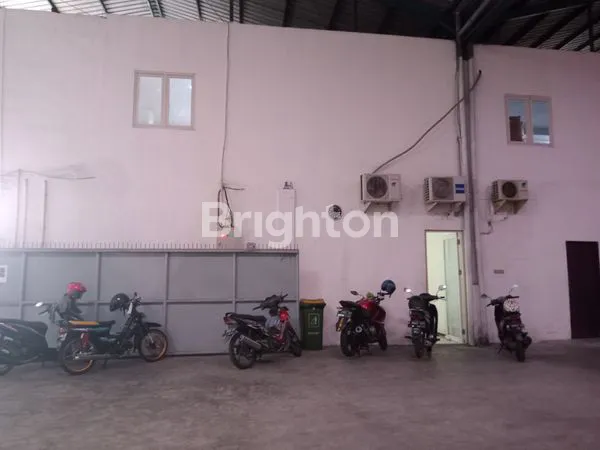 image GUDANG CANTIK, BERSIH,TERAWAT,SIAP HUNI, TERLETAK DI PERGUDANGAN TANRISE WESTGATE GEDANGAN, TIDAK BANJIR,DAPAT DILEWATI KONTAINER 40 FEED (1)