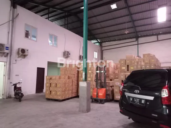 image GUDANG CANTIK, BERSIH,TERAWAT,SIAP HUNI, TERLETAK DI PERGUDANGAN TANRISE WESTGATE GEDANGAN, TIDAK BANJIR,DAPAT DILEWATI KONTAINER 40 FEED (2)