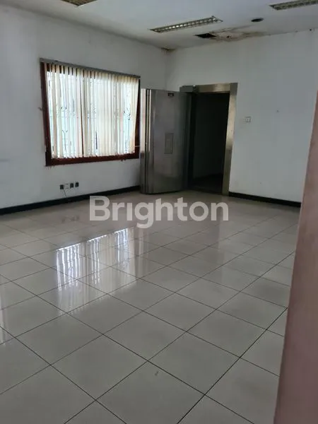 image TEMPAT USAHA DI LOKASI STRATEGIS (3)