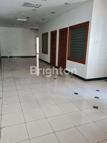 image TEMPAT USAHA DI LOKASI STRATEGIS (4)