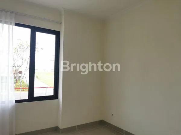 image RUMAH LEONORA SUMMARECON GADING SERPONG DENGAN REAL ATTIC (4)