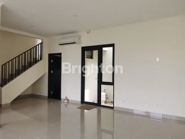 image RUMAH LEONORA SUMMARECON GADING SERPONG DENGAN REAL ATTIC (5)