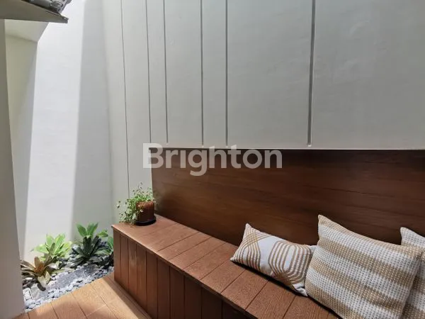 image RUMAH LEONORA SUMMARECON GADING SERPONG TANGERANG WITH REAL ATTIC (6)