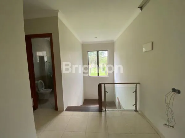 image RUMAH TERAWAT DAN SIAP HUNI TELAGA GOLF BSD (3)