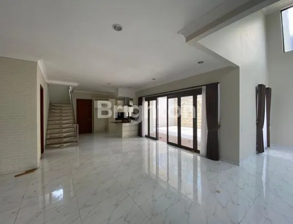 image RUMAH TERAWAT DAN SIAP HUNI TELAGA GOLF BSD (5)