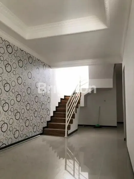 image RUMAH DI MEDAYU (4)