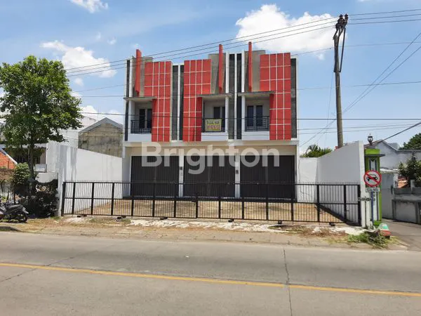 image RUKO  DI TENGAH KOTA , DI JALAN UTAMA  2 JALUR ,  BEBAS BANJIR , DEKAT DGN KOTA LAMA , 10 MNT .KE STASIUN TAWANG , 15 MNT KE RS .PANTI WILASA CITARUM , RS  PANTI WILASA DR .CIPTO ,  DKT DGN JLN  ATERI YOS SUDARSO.+ ARTERI SOEKARNO HATTA , 10 MNT KE PASAR (1)