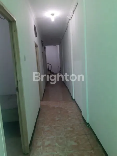 image RUMAH TAMAN RATU INDAH BANGUNAN MIRIP RUKO 3 LANTAI BEKAS KOST (5)