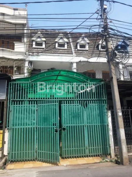 image RUMAH TAMAN RATU INDAH BANGUNAN MIRIP RUKO 3 LANTAI BEKAS KOST (1)