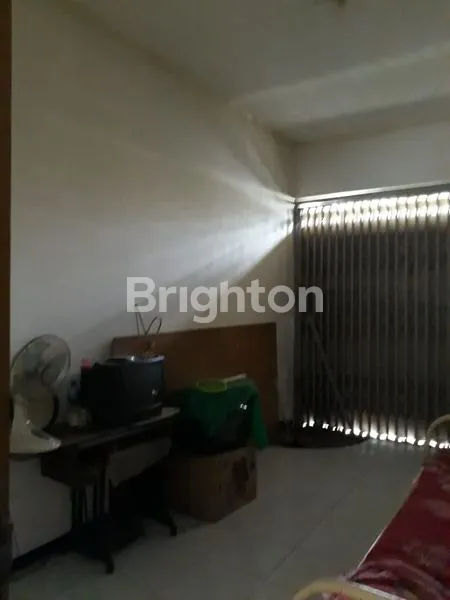 image RUMAH BESAR TENGAH KOTA   BEBAS BANJIR,  ROW  JLN LEBAR , DKT  PASAR TRADISIONAL , 5 MNT KE RS .PANTIWILASA CITARUM ,DAN RS .PANTIWILASA DR CIPTO ., 10 MNT KE STASIUN TAWANG , 10 MNT KE PASAR  BESAR JOHAR DAN MESJID BESAR KAUMAN , 15 MNT KE MESJID AGUNG (3)