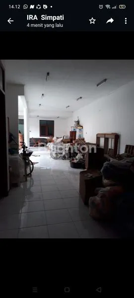 image RUMAH BESAR TENGAH KOTA   BEBAS BANJIR,  ROW  JLN LEBAR , DKT  PASAR TRADISIONAL , 5 MNT KE RS .PANTIWILASA CITARUM ,DAN RS .PANTIWILASA DR CIPTO ., 10 MNT KE STASIUN TAWANG , 10 MNT KE PASAR  BESAR JOHAR DAN MESJID BESAR KAUMAN , 15 MNT KE MESJID AGUNG (4)
