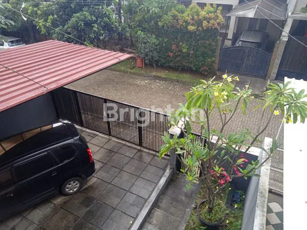 image RUMAH CANTIK 2 LANTAI SIAP UNTUK DI HUNI (2)