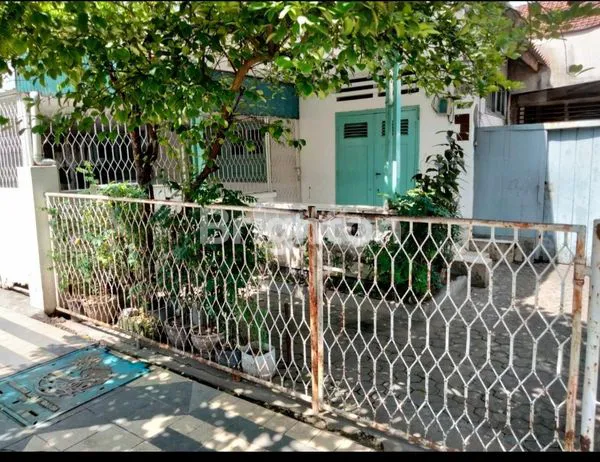 image RUMAH TENGAH KOTA UNTUK USAHA (1)
