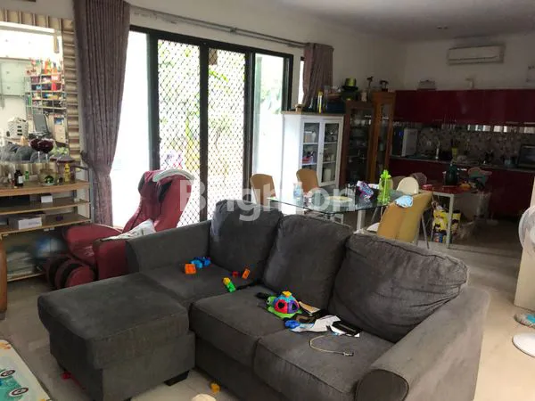 image RUMAH CANTIK MODEL SLIPT LEVEL DI THE ICON BSD TANGERANG (5)