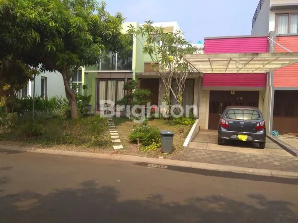 image RUMAH CANTIK MODEL SLIPT LEVEL DI THE ICON BSD TANGERANG (1)