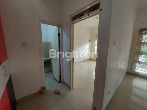 image RUMAH 2 LANTAI SIAP HUNI DI PERUMAHAN WIKA  (4)