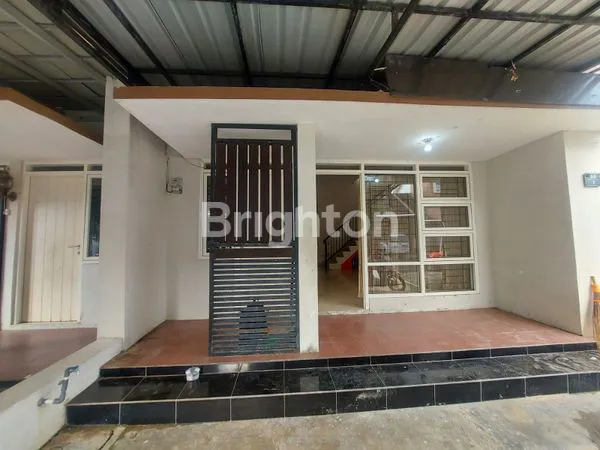 image RUMAH 2 LANTAI SIAP HUNI DI PERUMAHAN WIKA  (7)