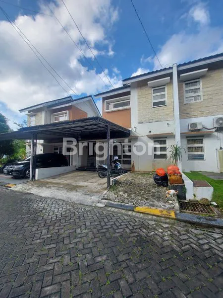 image RUMAH 2 LANTAI SIAP HUNI DI PERUMAHAN WIKA  (8)