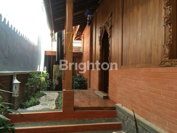 image RUMAH MEWAH FULL JATI DI PONDOK JATI SIDOARJO (8)