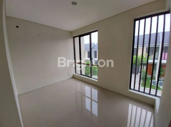 image RUMAH BARU GRESS NORTH WEST LAKE (1)