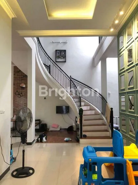 image RUMAH CANTIK TERAWAT WISMA KEDUNG ASEM INDAH (WISKAI 2) LOKASI STRATEGIS (2)