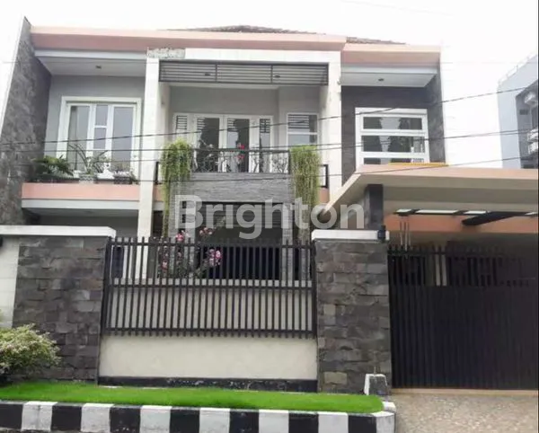 image  RUMAH 2.5LANTAI DARMO PERMAI TIMUR (1)