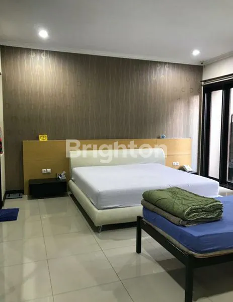 image SECOND MINIMALIS @GRAHA FAMILI BLOK FAVORIT! BU CEPAT RUMAH SIAP HUNI KONDISI TERAWAT LOKASI TERBAIK DI KELASNYA! (5)