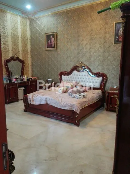 image RUMAH MEWAH KLASIK SEMI FURNISH PAKUWON CITY RIVIERA (2)