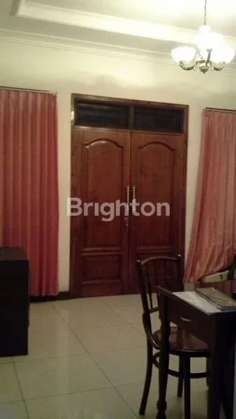 image RUMAH DI PUSAT KOTA SURABAYA (2)