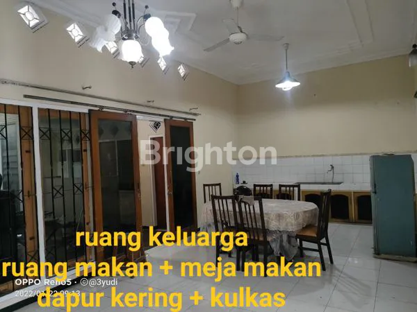 image RUMAH USAHA DI PONDOK JATI SIDOARJO. SIAP HUNI. FURNISH. KAMAR TIDUR BANYAK. BISA BUAT KANTOR ATAU KLINIK DOKTER (4)
