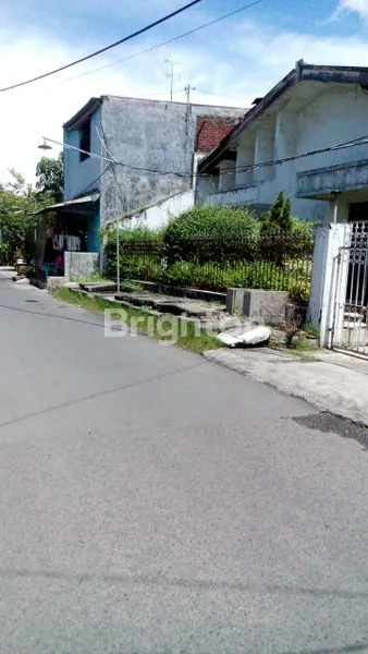 image RUMAH PADAT PENDUDUK BEBAS BANJIR TENGAH KOTA MANYAR REJO (1)
